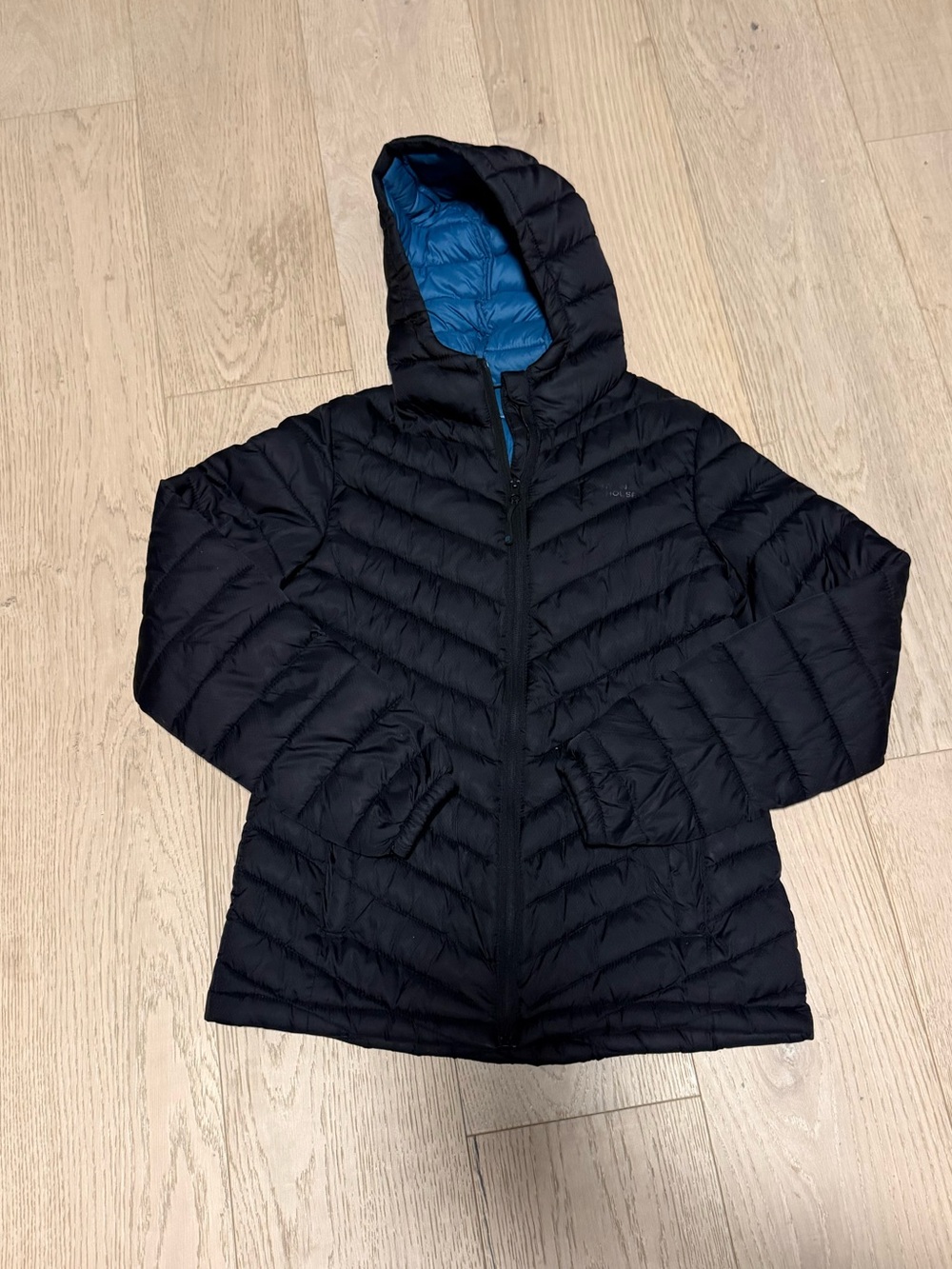 Women’s Lightweight Hooded Puffer Jacket - Black with Blue Lining